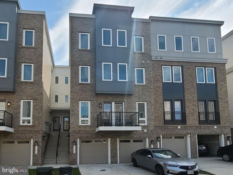 1356 Rail Stop Dr, Woodbridge, VA 22191