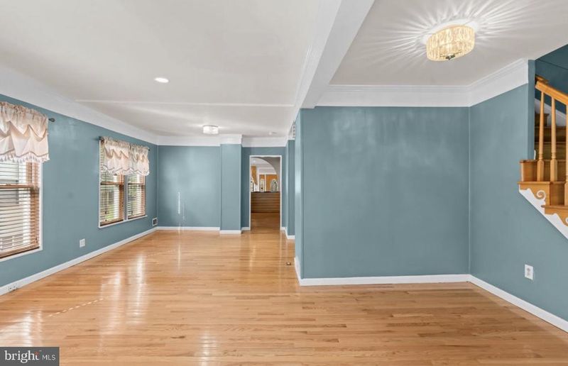 4022 36th St, Mount Rainier, MD 20712