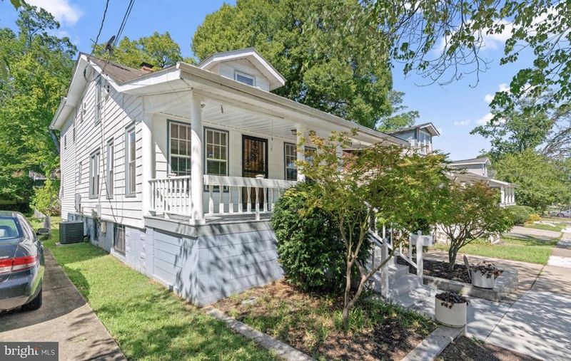 4022 36th St, Mount Rainier, MD 20712