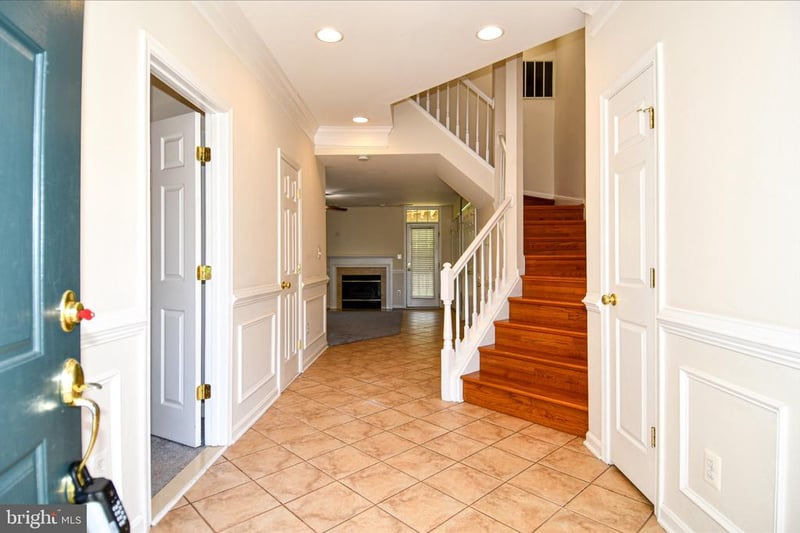 46744 Oakmere Ter, Sterling, VA 20165