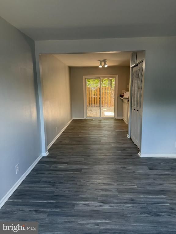 109 N Emory Dr, Sterling, VA 20164