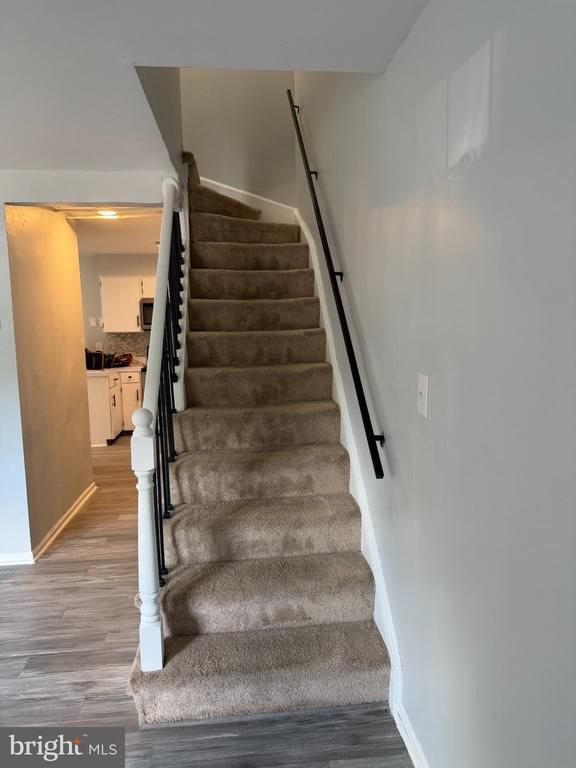 109 N Emory Dr, Sterling, VA 20164