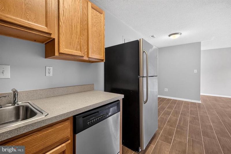 625 Chesapeake St SE #301, Washington, DC 20032
