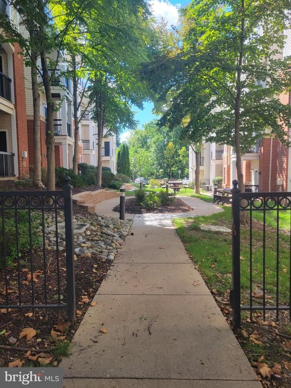 11379 Aristotle Dr #10-207, Fairfax, VA 22030