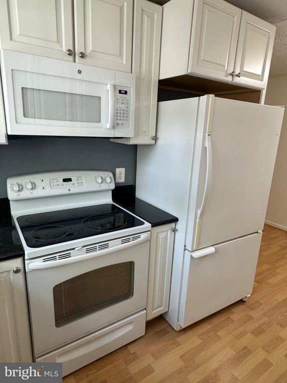 12103 Greenwood Ct #201, Fairfax, VA 22033