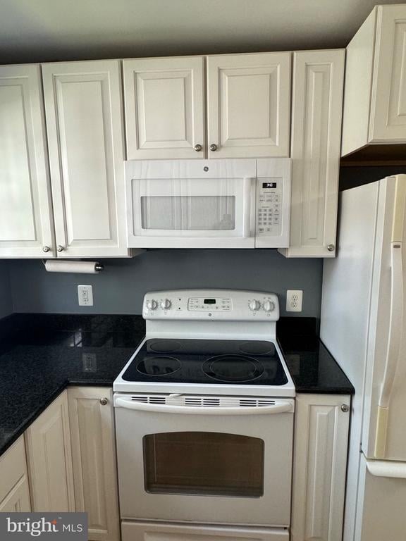 12103 Greenwood Ct #201, Fairfax, VA 22033