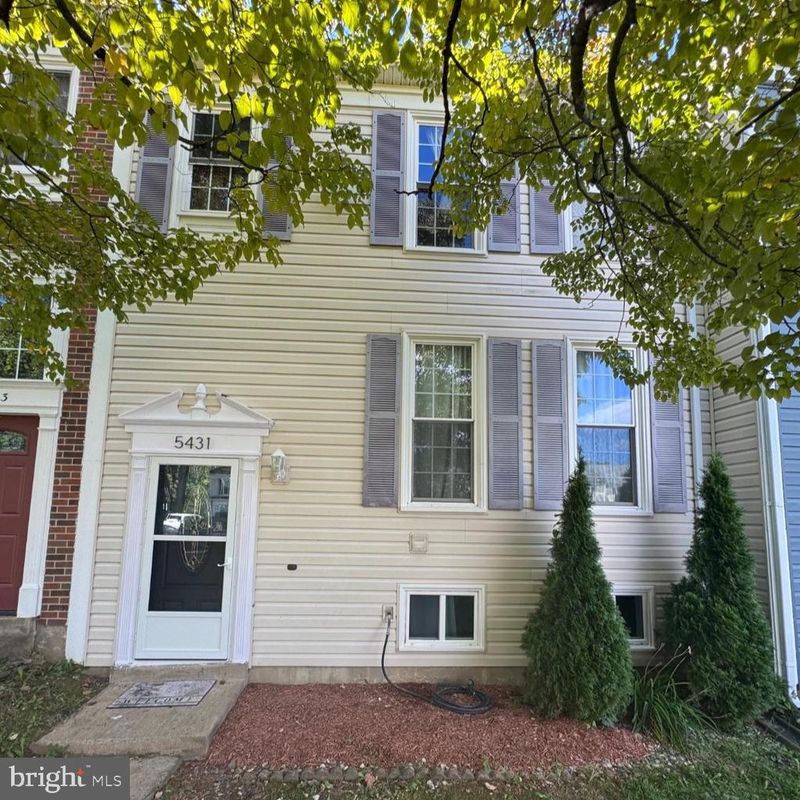 5431 Helm Ct, Fairfax, VA 22032