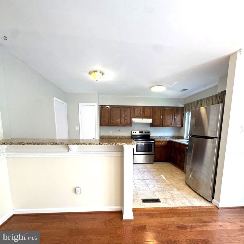 5431 Helm Ct, Fairfax, VA 22032