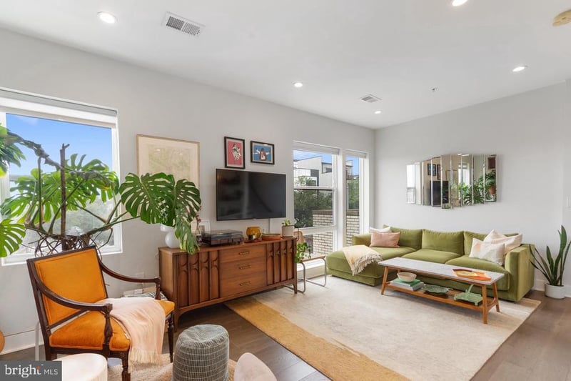 653 Irving St NW #7, Washington, DC 20010