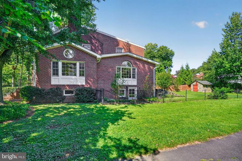6101 22nd St N, Arlington, VA 22205