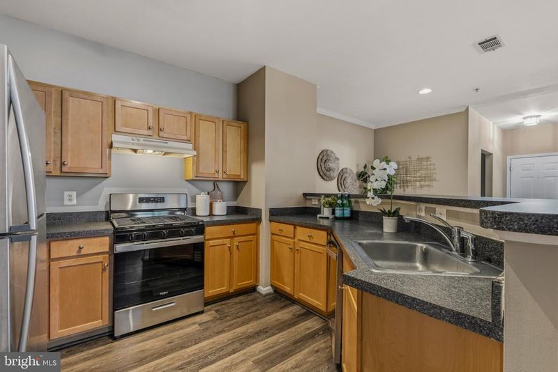 5170 William Colin Ct #A, Centreville, VA 20120
