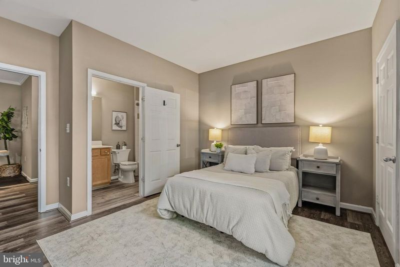 5170 William Colin Ct #A, Centreville, VA 20120