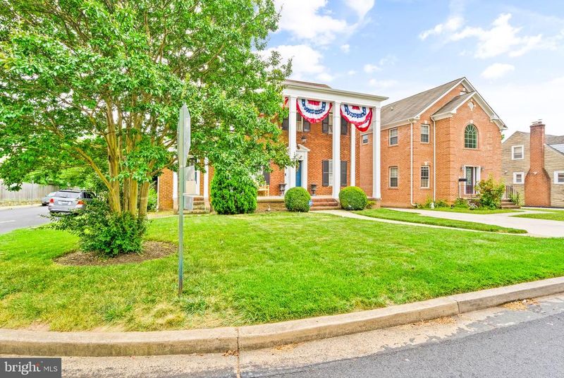 3100 12th St S, Arlington, VA 22204