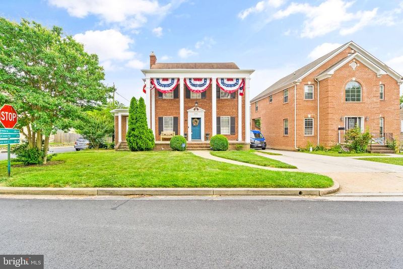 3100 12th St S, Arlington, VA 22204