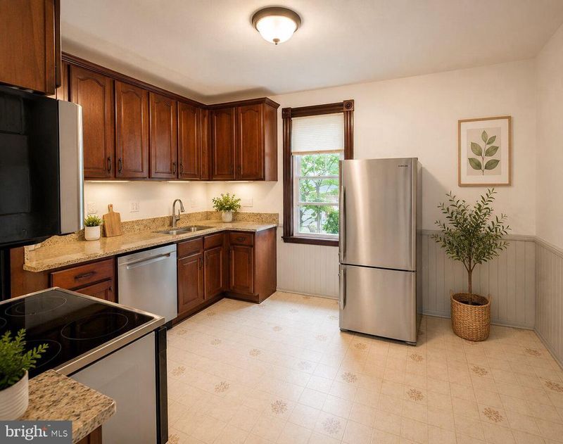 8 N Virginia Ave, Brunswick, MD 21716