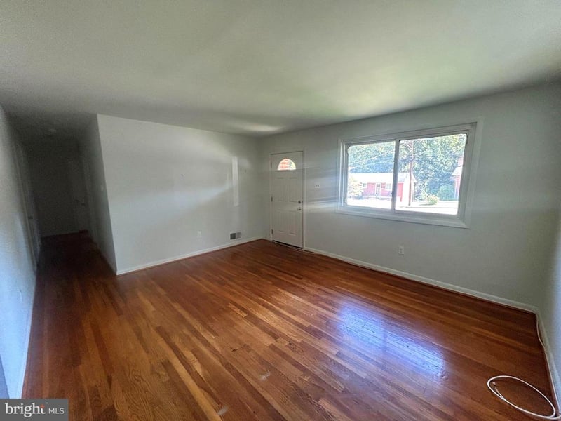 11004 Schuylkill Rd, Rockville, MD 20852