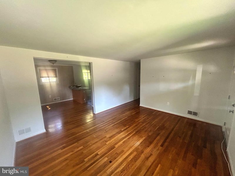 11004 Schuylkill Rd, Rockville, MD 20852