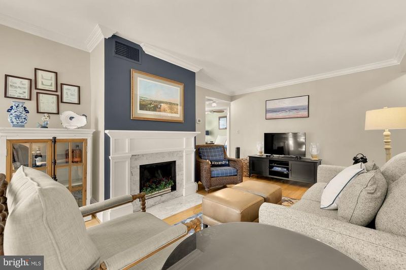 1115 N Pitt St #2B, Alexandria, VA 22314