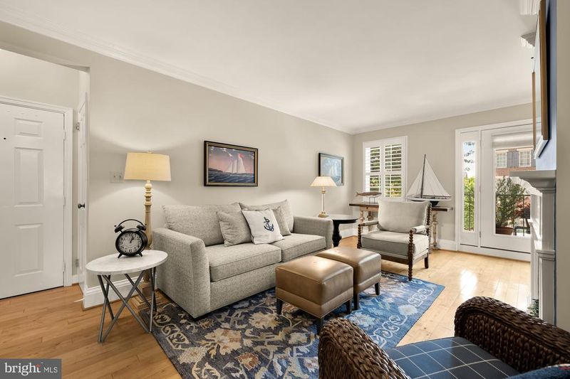1115 N Pitt St #2B, Alexandria, VA 22314