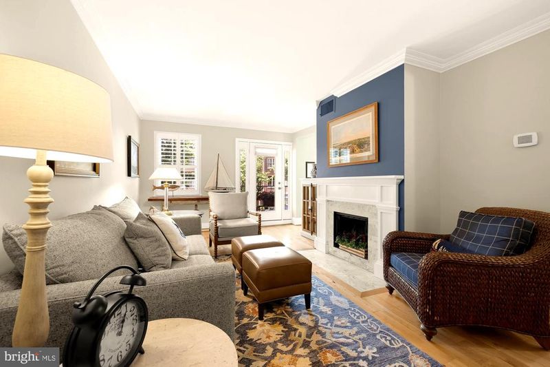 1115 N Pitt St #2B, Alexandria, VA 22314
