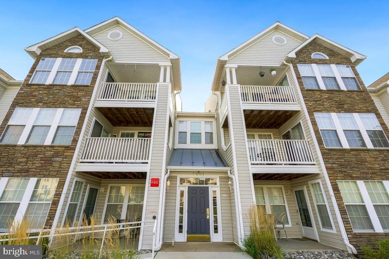 5601 Avonshire Pl #B, Frederick, MD 21703