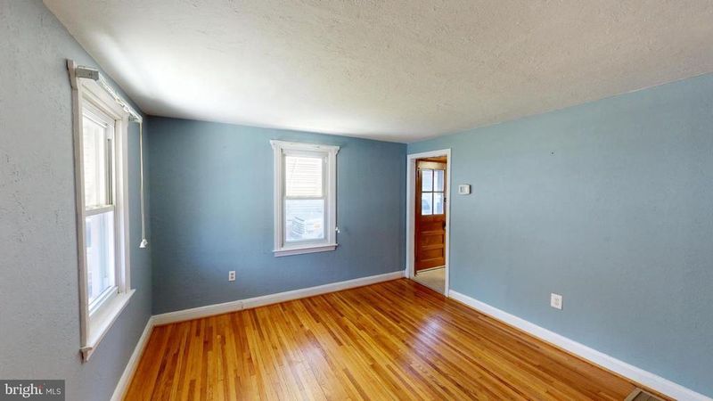 16 Patapsco Rd, Linthicum Heights, MD 21090