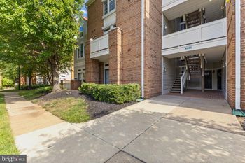 6825 Brindle Heath Way #B, Alexandria, VA 22315