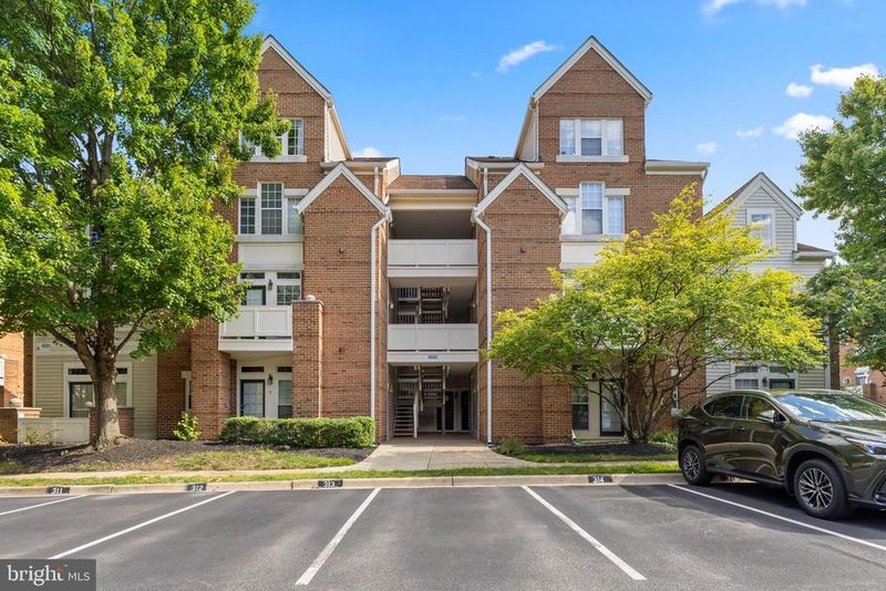 6825 Brindle Heath Way #B, Alexandria, VA 22315