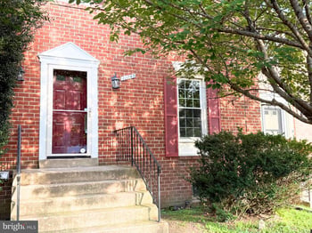 11045 Candlelight Ln, Potomac, MD 20854