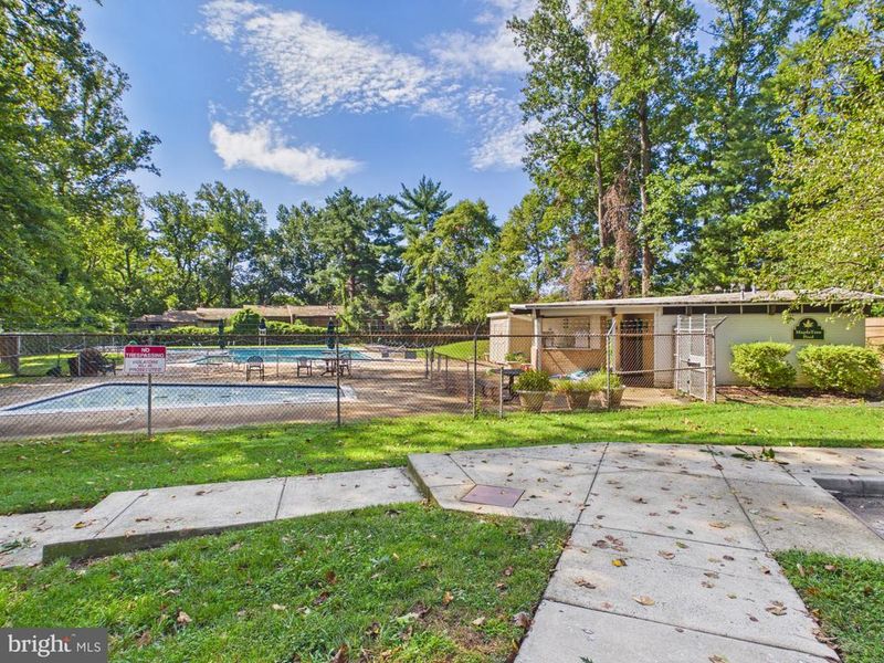 4931 Americana Dr, Annandale, VA 22003