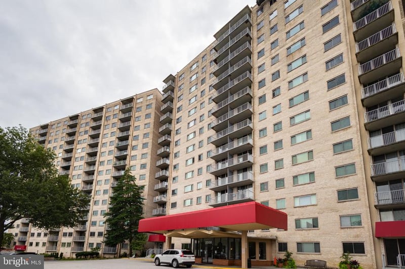 2500 N Van Dorn St #619, Alexandria, VA 22302