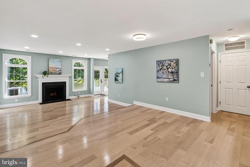 2978 Yarling Ct #2978, Falls Church, VA 22042