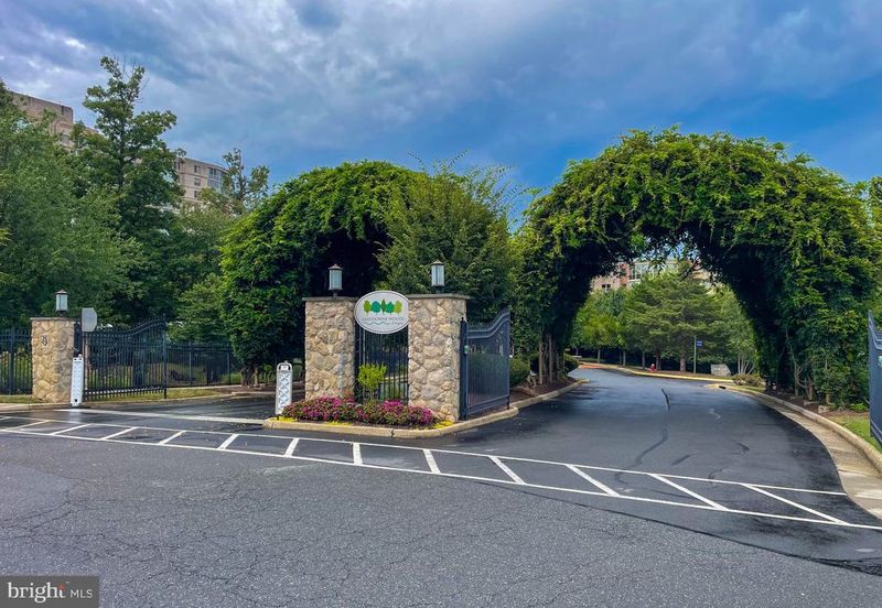 19365 Cypress Ridge Ter #821, Leesburg, VA 20176