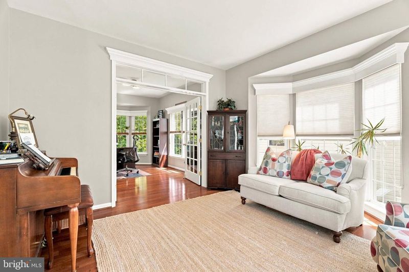 19011 Starkey Ter, Brookeville, MD 20833