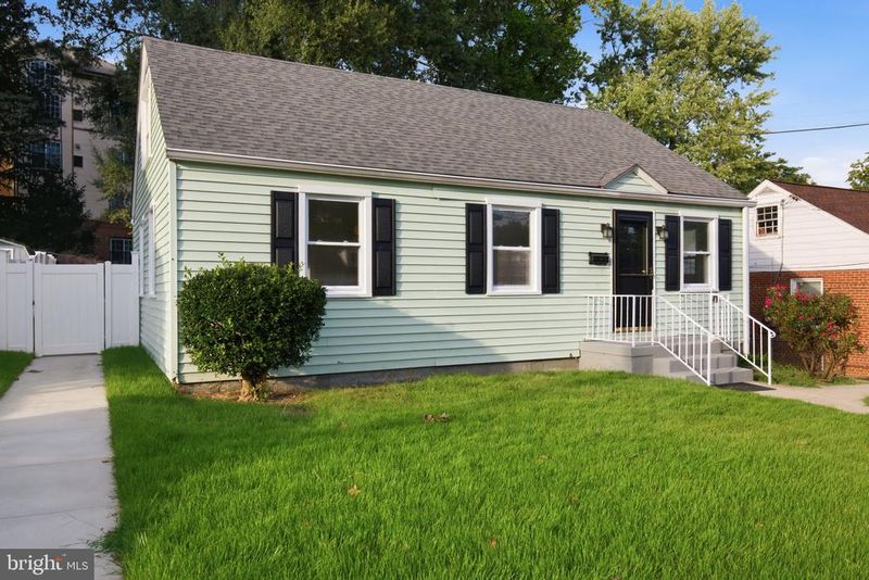 3606 Oliver St, Hyattsville, MD 20782