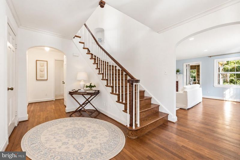 3120 N Wakefield St, Arlington, VA 22207