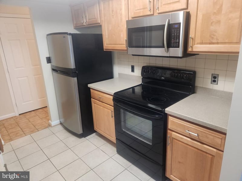 800 Amber Tree Ct #103, Gaithersburg, MD 20878
