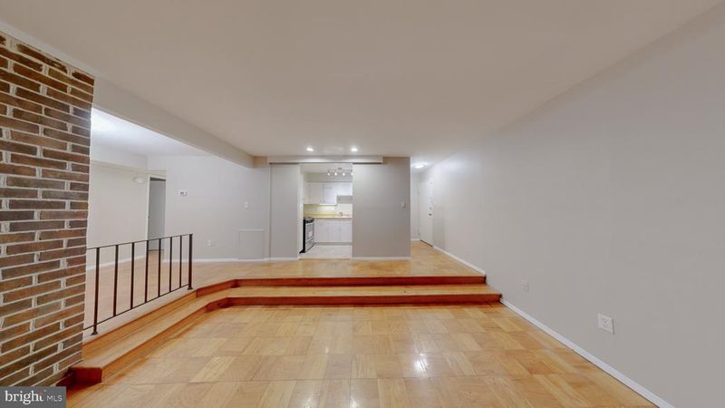 9806 Georgia Ave #302, Silver Spring, MD 20902