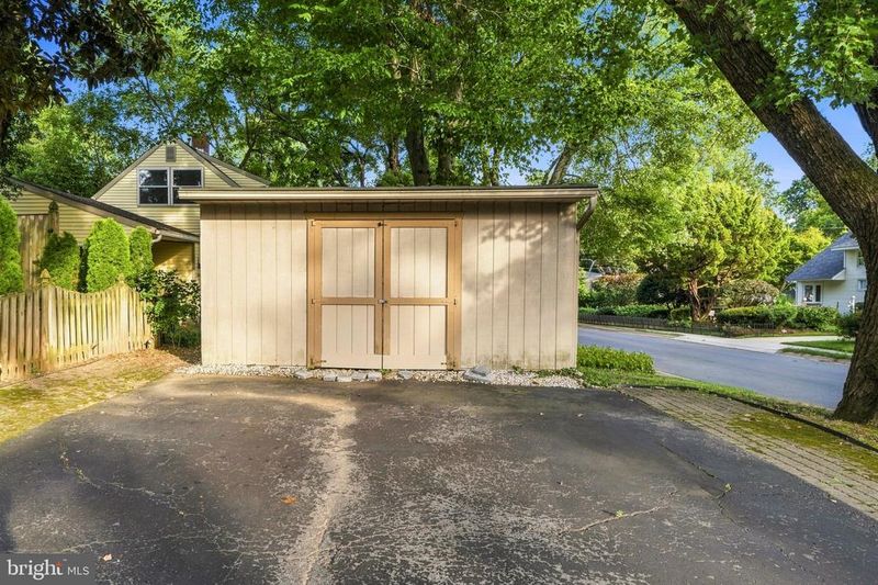401 Cedar Ln, Rockville, MD 20851