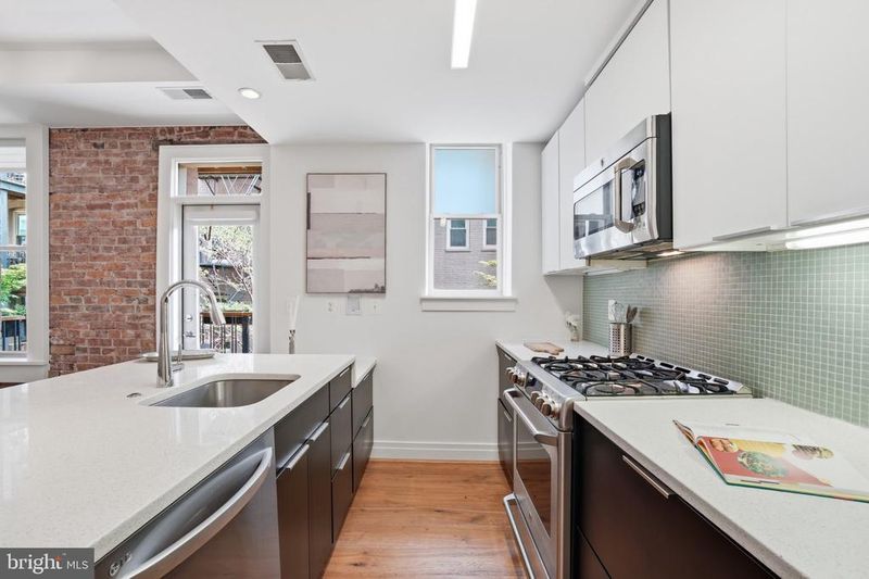1811 Wyoming Ave NW #1, Washington, DC 20009