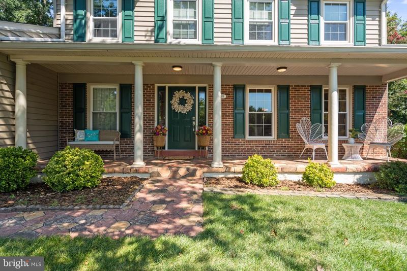13104 Coralberry Dr, Fairfax, VA 22033