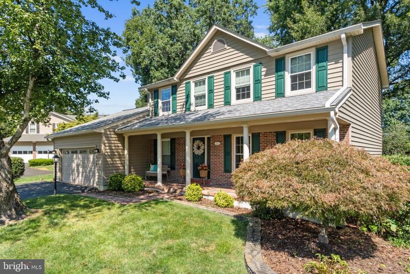 13104 Coralberry Dr, Fairfax, VA 22033