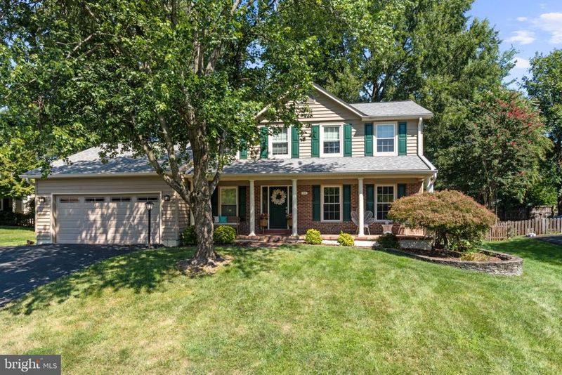 13104 Coralberry Dr, Fairfax, VA 22033