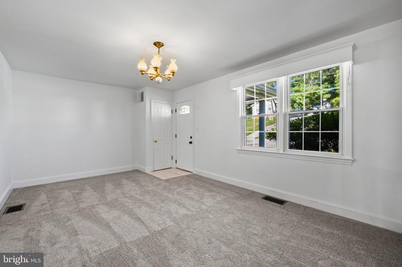9209 Bryant Ave, Laurel, MD 20723