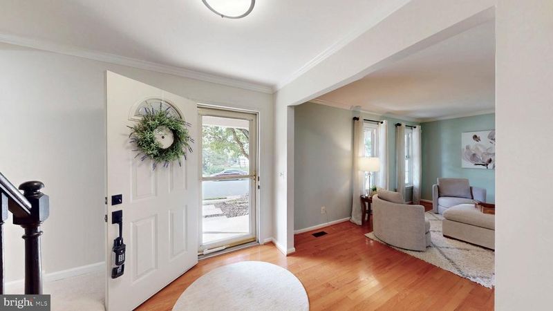 5221 Belle Plains Dr, Centreville, VA 20120
