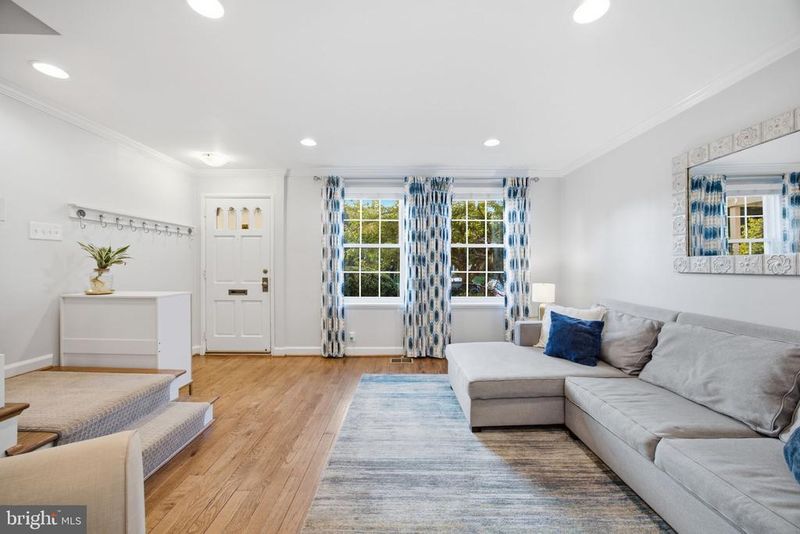 4449 36th St S, Arlington, VA 22206