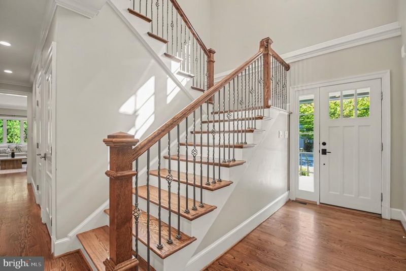 2636 N Marcey Rd, Arlington, VA 22207