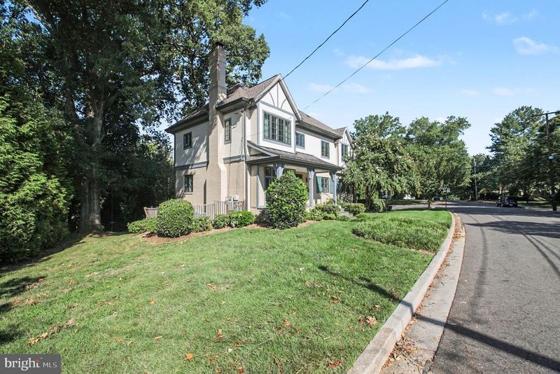 2636 N Marcey Rd, Arlington, VA 22207