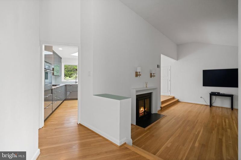 7514 Nevis Rd, Bethesda, MD 20817