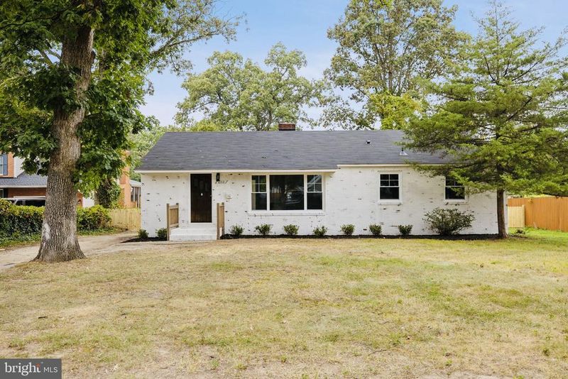 6712 S Benson Dr, Alexandria, VA 22306